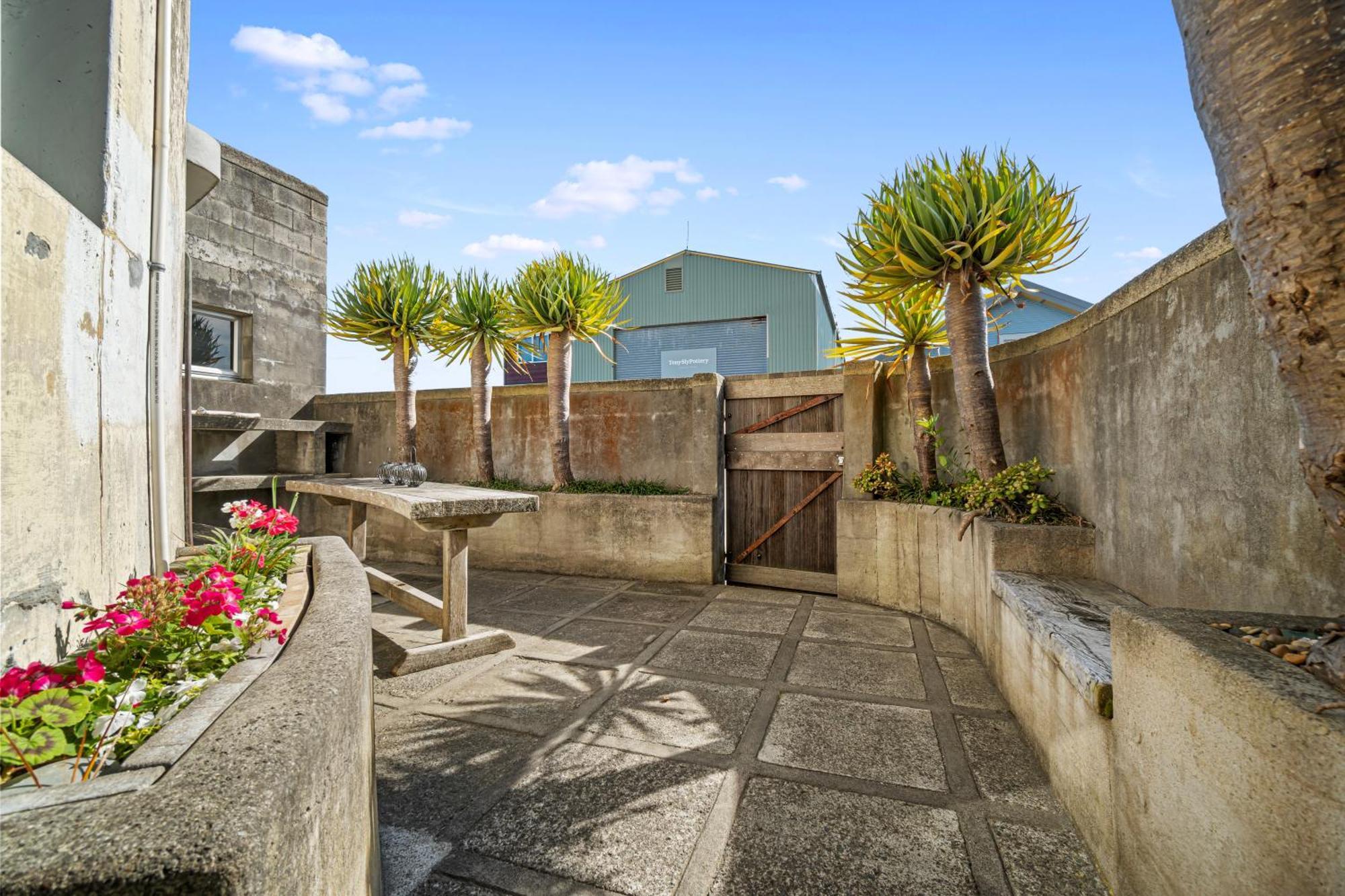The Silos Apartment Raglan